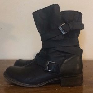 Black leather strap Steve Madden boots 10 Brewzzer